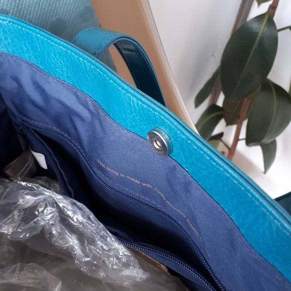 Matt & Nat Blue Tote Bag - Picture 9 of 11